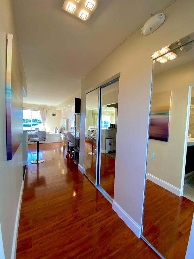 Modern Waterfront Apartment With Miami Skyline View, Free Parking 5 Mins Drive To Майами-Бич Экстерьер фото